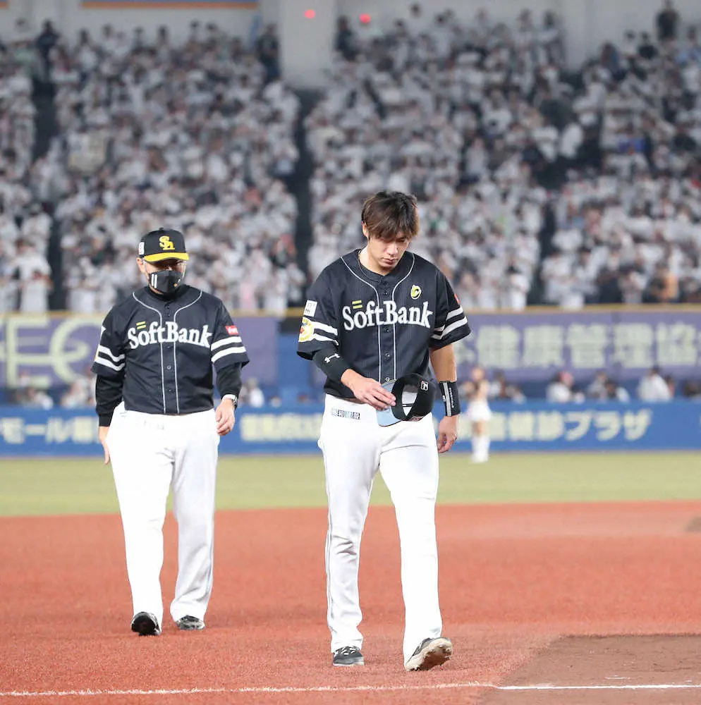 【画像・写真】ソフトB“10・2の悲劇”円陣の中心で叫んだ主将・柳田の責任感　悔しさはCSで晴らす！
