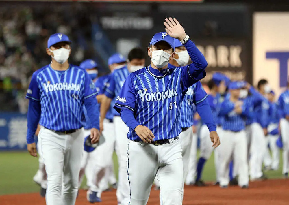 【画像・写真】DeNA・三浦監督が続投「横浜反撃の途中。責任を感じる」　来季就任3年目、複数年契約提示は初