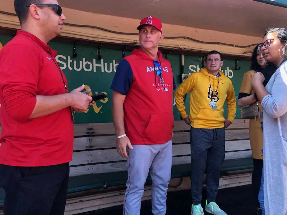 【画像・写真】エ軍ネビン監督代行が1年契約で来季監督に「みんなと一緒に仕事をするのは楽しい」周囲へ感謝し涙ぐむ