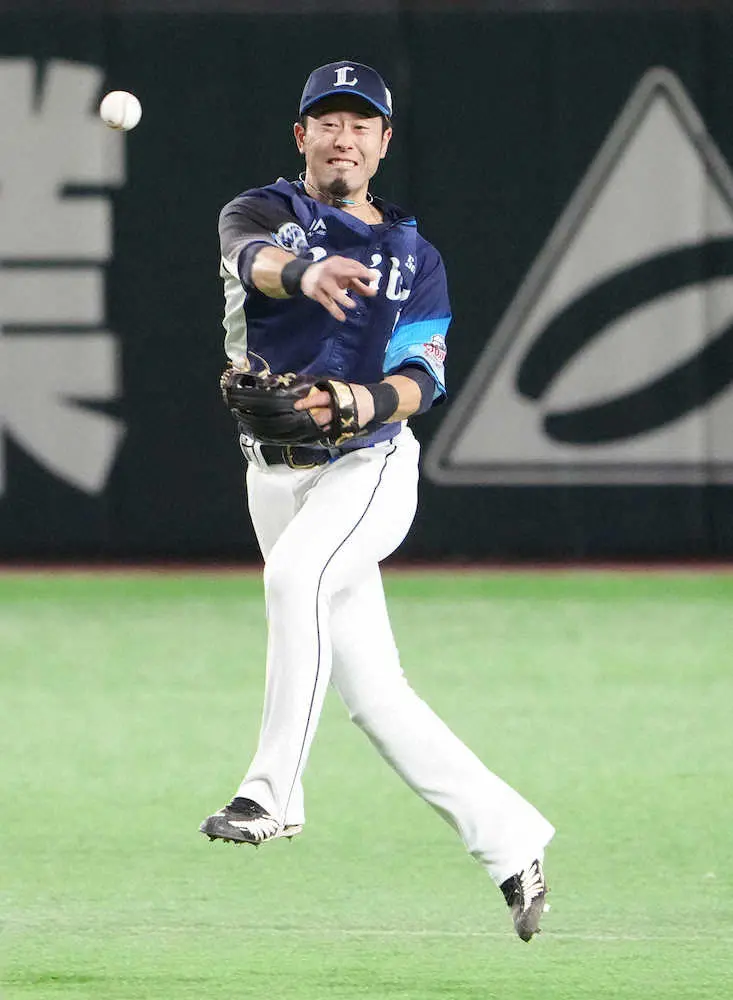 【画像・写真】西武・外崎　今年7月取得のFA権行使を熟考「ゆっくり考えたい」