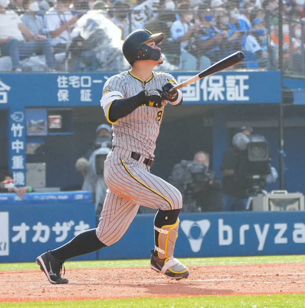 【画像・写真】阪神・佐藤輝　逆転勝利呼んだCS初アーチ「一つのきっかけになったかな」