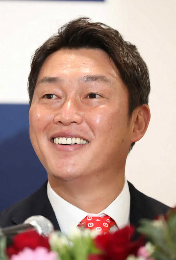 【画像・写真】広島・新井新監督　ドラフト会議でクジ引き役に決定「競合しないことを祈っています(笑)」