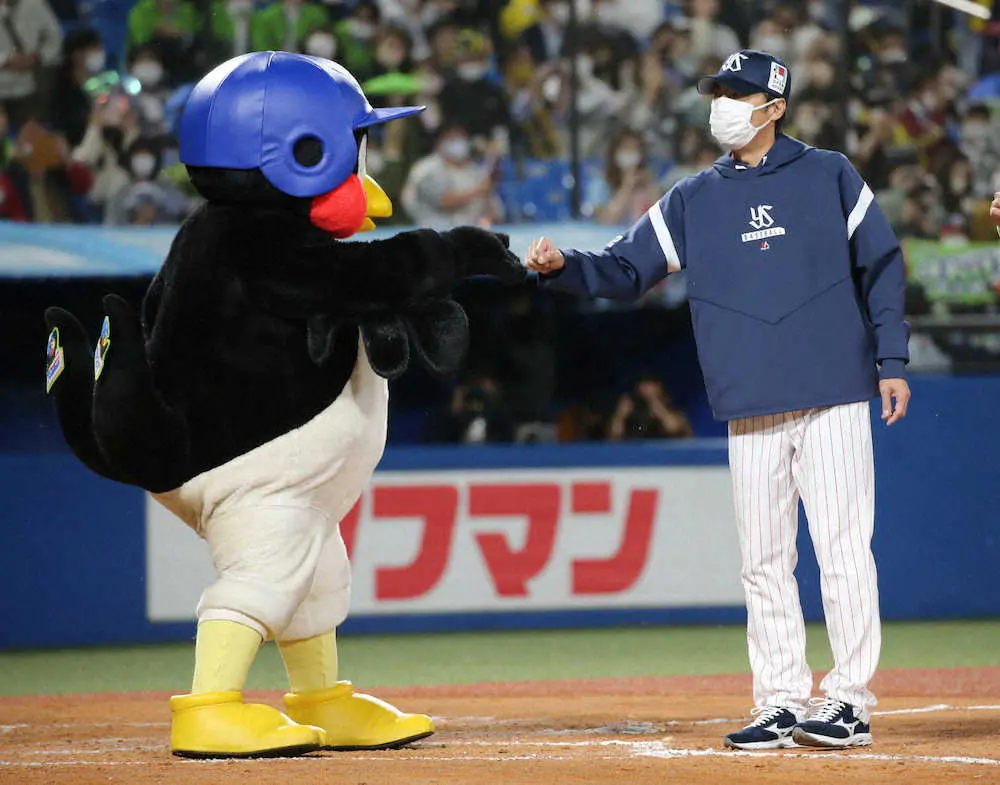 【画像・写真】ヤクルト高津監督　CS白星発進に「勝てばいいと思っている」　試合前ミーティングは「頑張りましょうと」