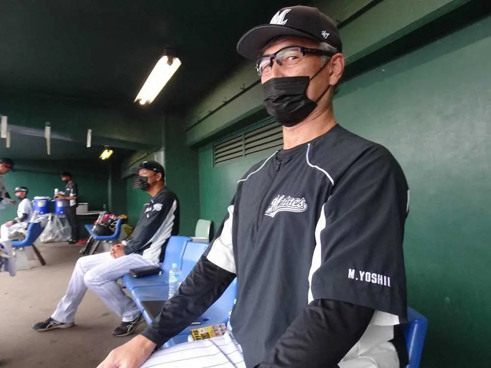 【画像・写真】ロッテ・都志也の新挑戦　中学1年以来の三塁守った!吉井新監督「チームも元気になる」