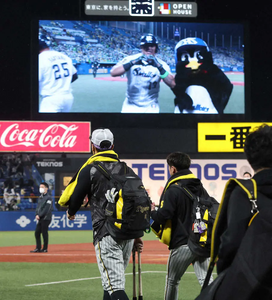 【画像・写真】阪神・次期監督内定の岡田氏が佐藤輝のスタメン落ちに「ここに来て外すのはきつい」と語り、課題も指摘