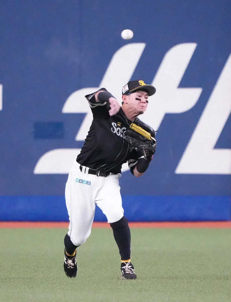 【画像・写真】ソフトバンク・牧原大“レーザービーム”で勝ち越し阻止！　流れ断ち切るビッグプレー