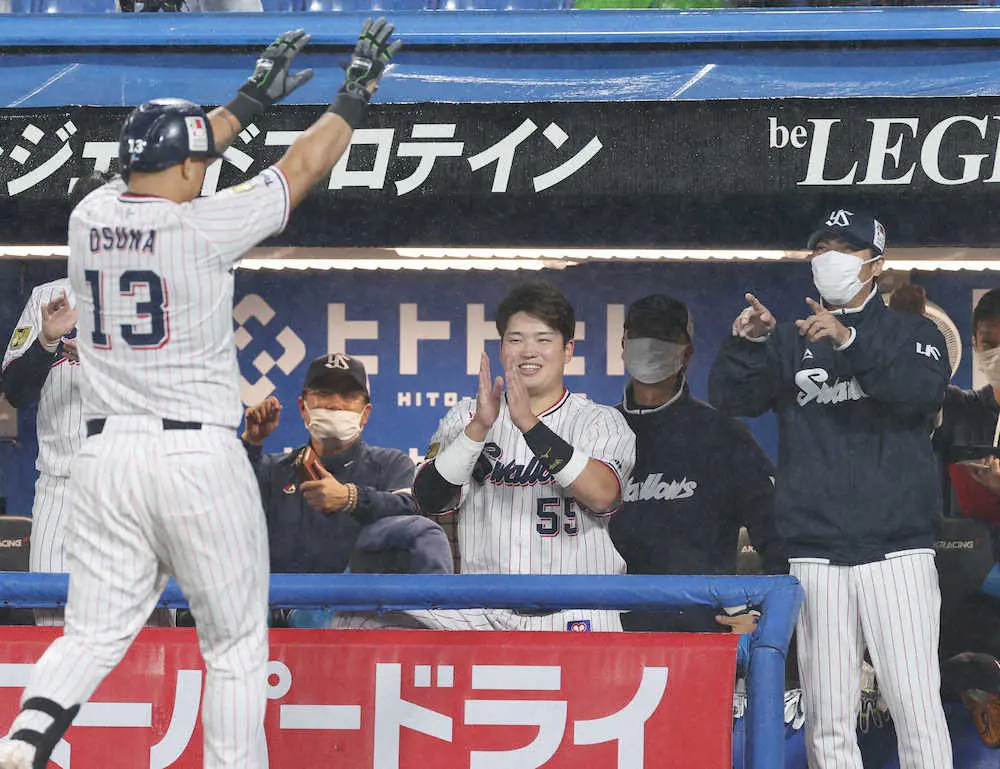 【画像・写真】オスナ様～！　また打ったCS2戦連発　第1戦は西勇から3ラン、第2戦は西純から2ラン　村上も大喜び！