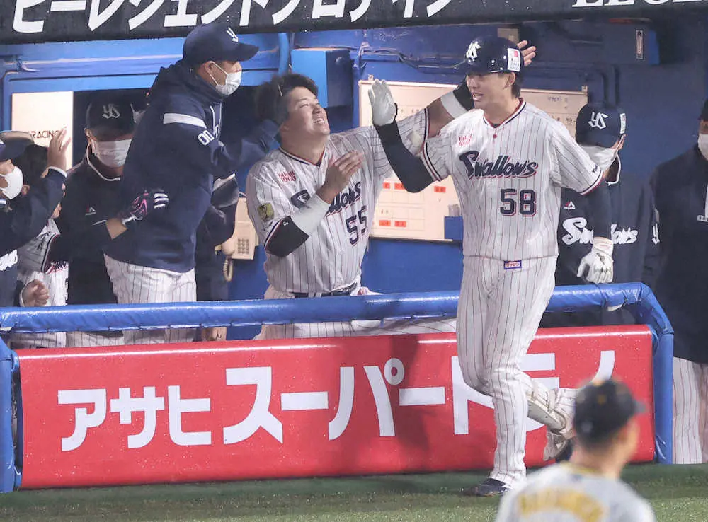 【画像・写真】ヤクルト・長岡　村上超えPS球団最年少弾　歴代年少2位の21歳0カ月