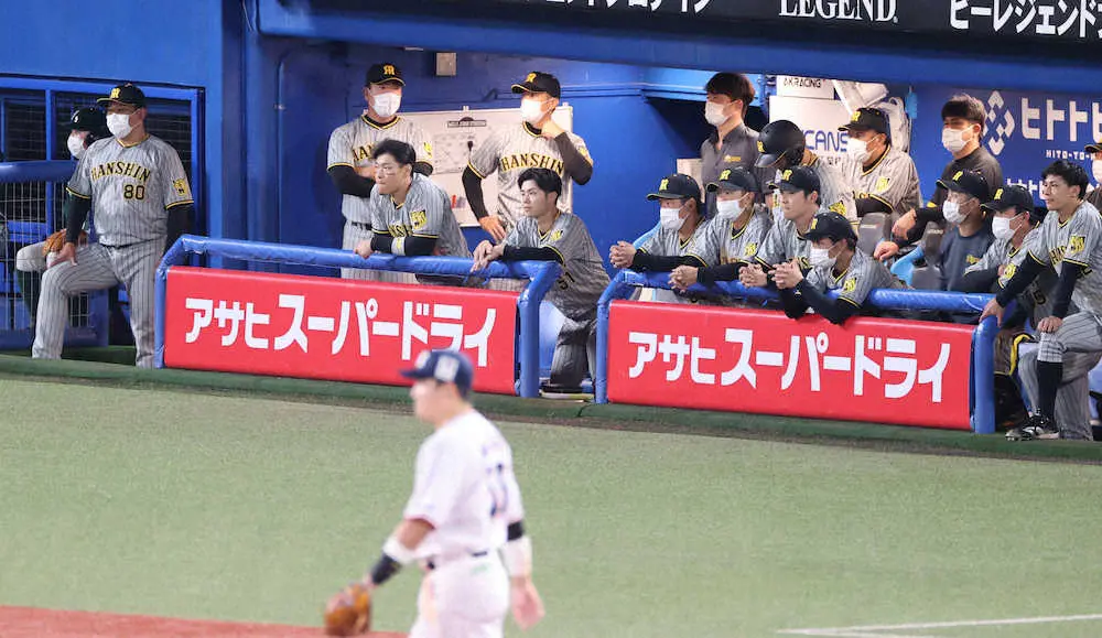 【画像・写真】ヤクルトの「胴上げ待ち」にネット賞賛　阪神に、矢野監督に敬意！　「人間力ありすぎ」などの声