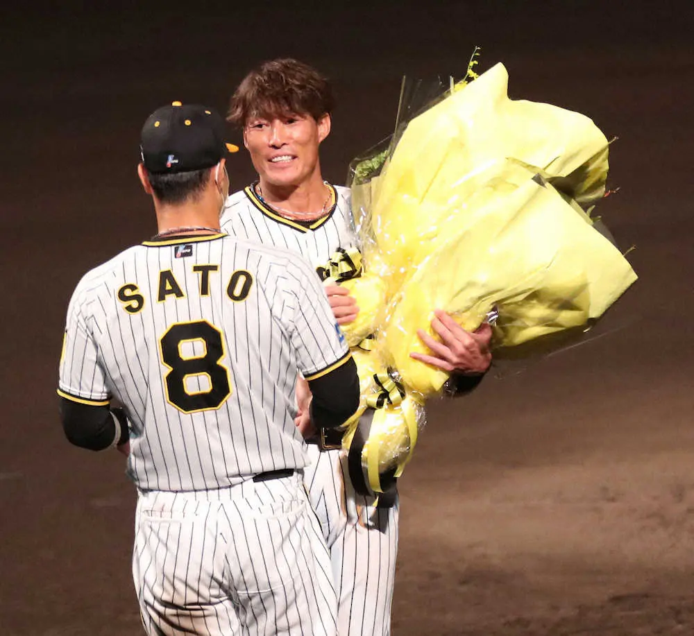 【画像・写真】阪神・糸井も感謝「みんな！ホンマに！ ありがとう!!」　チームの激闘見届け“超人伝説”に終止符