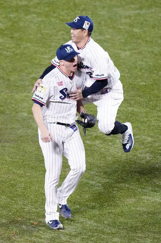 【画像・写真】ヤクルトの鉄壁リリーフ陣、零封リレーで逆転勝利呼んだ　高津監督「本当に感謝している」