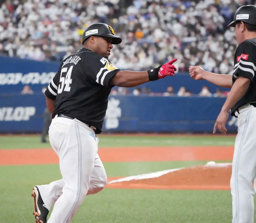 【画像・写真】ソフトB・デスパイネ　起死回生同点弾！牧原大が流れつくった？ネット「好守から同点弾は泣く」の声