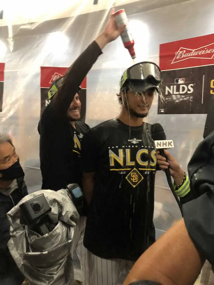 【画像・写真】ダルビッシュ　「第5戦は先発予定…家に帰ってLAに先に行こうと思ってたけど」逆転勝利に笑顔