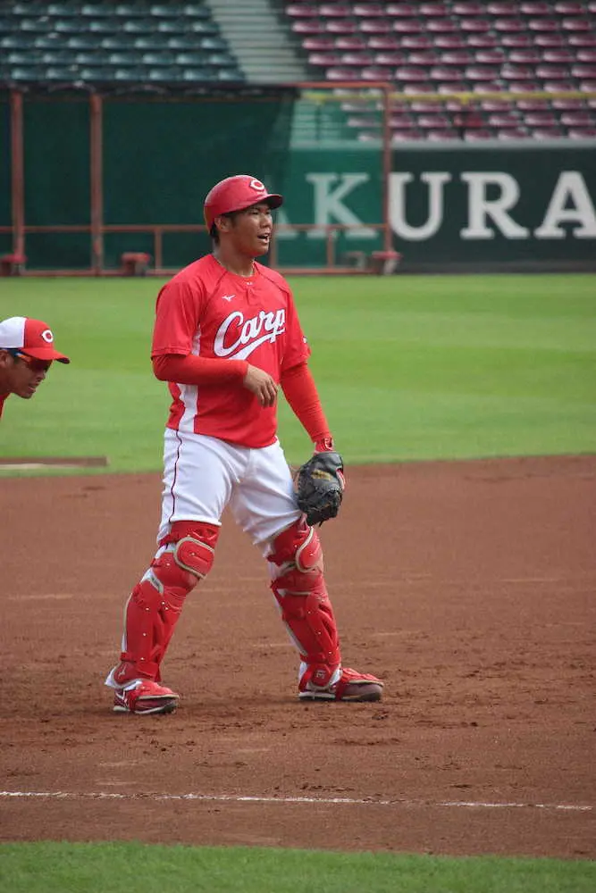 【画像・写真】広島・坂倉「覚悟が必要になる」　新井新監督の決断「来季は捕手一本。会沢と競争してくれ」にヤル気