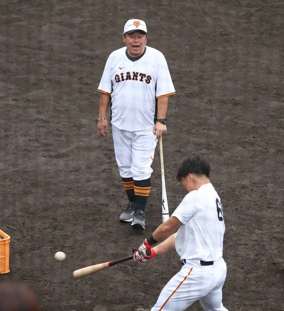 【画像・写真】巨人・デーブ大久保コーチ　“ポテちゃん”広岡に期待　「楽しみにしていてください、来年」