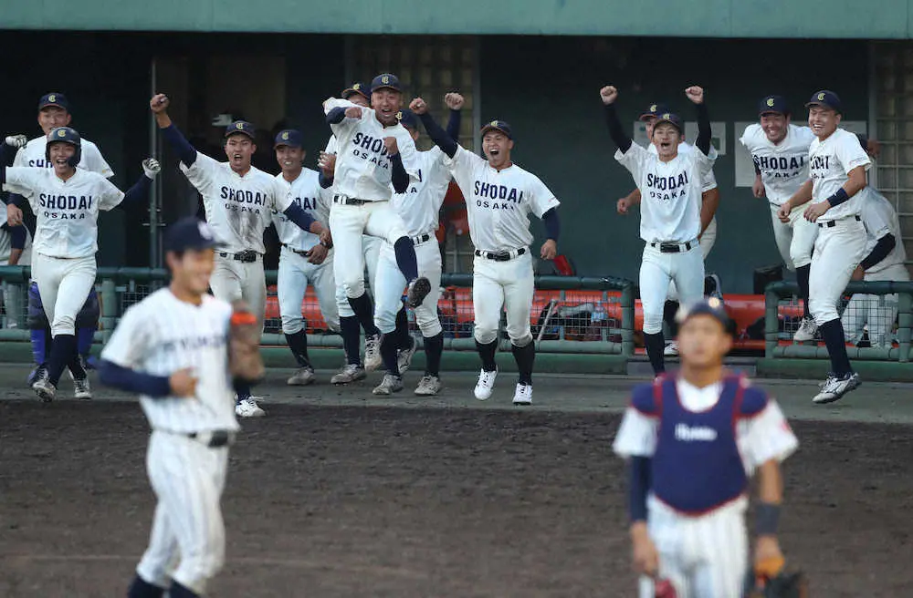 【画像・写真】大商大が完全V　サヨナラ！タイブレーク制し龍谷大に連勝　関西六大学野球全日程終了