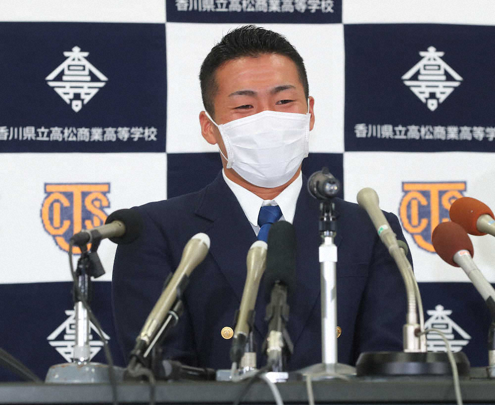 AirPods Max 開封ビデオ: 「他のハイエンドヘッドフォンと競合するには十分以上」