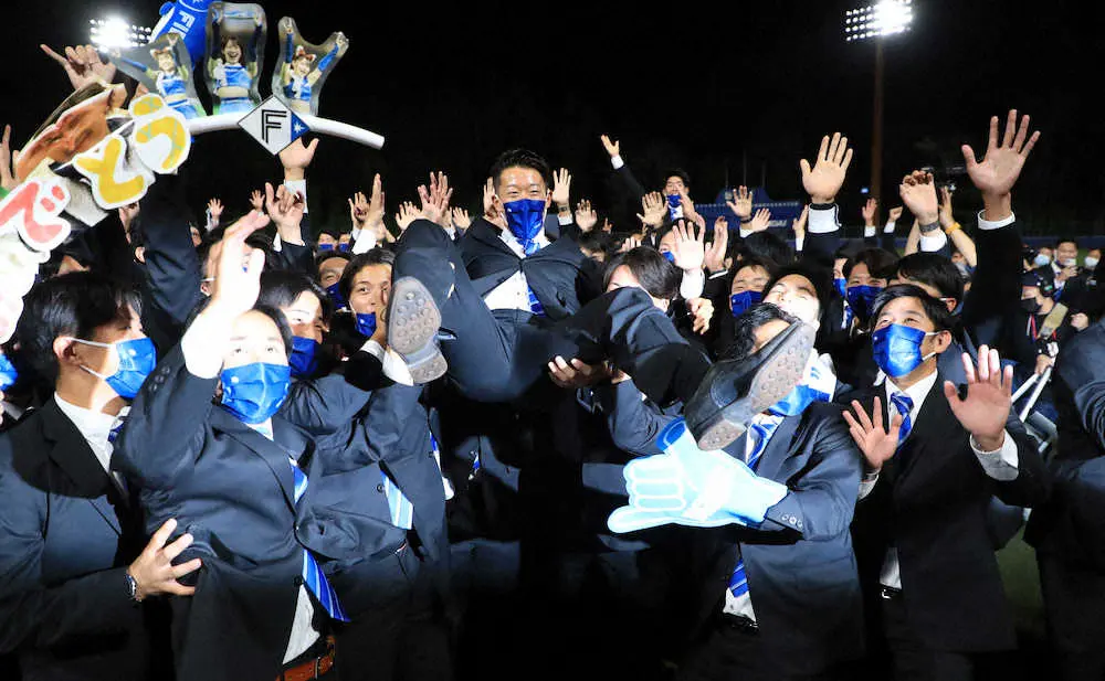 【画像・写真】日体大・矢沢　日本ハムの公言通り1位指名に「母にありがとうと伝えたい」