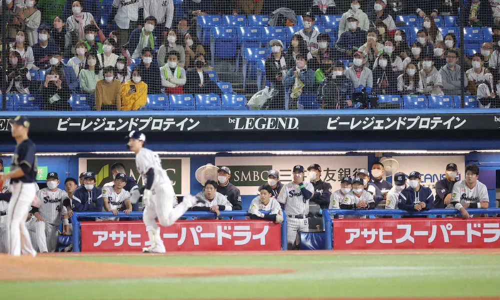 【画像・写真】2年連続の激闘！　試合時間は日本シリーズ史上2位の5時間3分　両軍合計44選手出場の総力戦