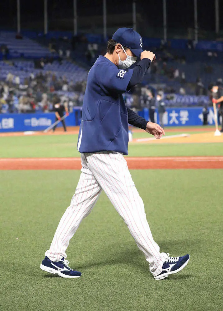 【画像・写真】高津監督「全員で粘って踏ん張った」　日本S初打席で代打3ランの内山壮は「凄いなと思いました」