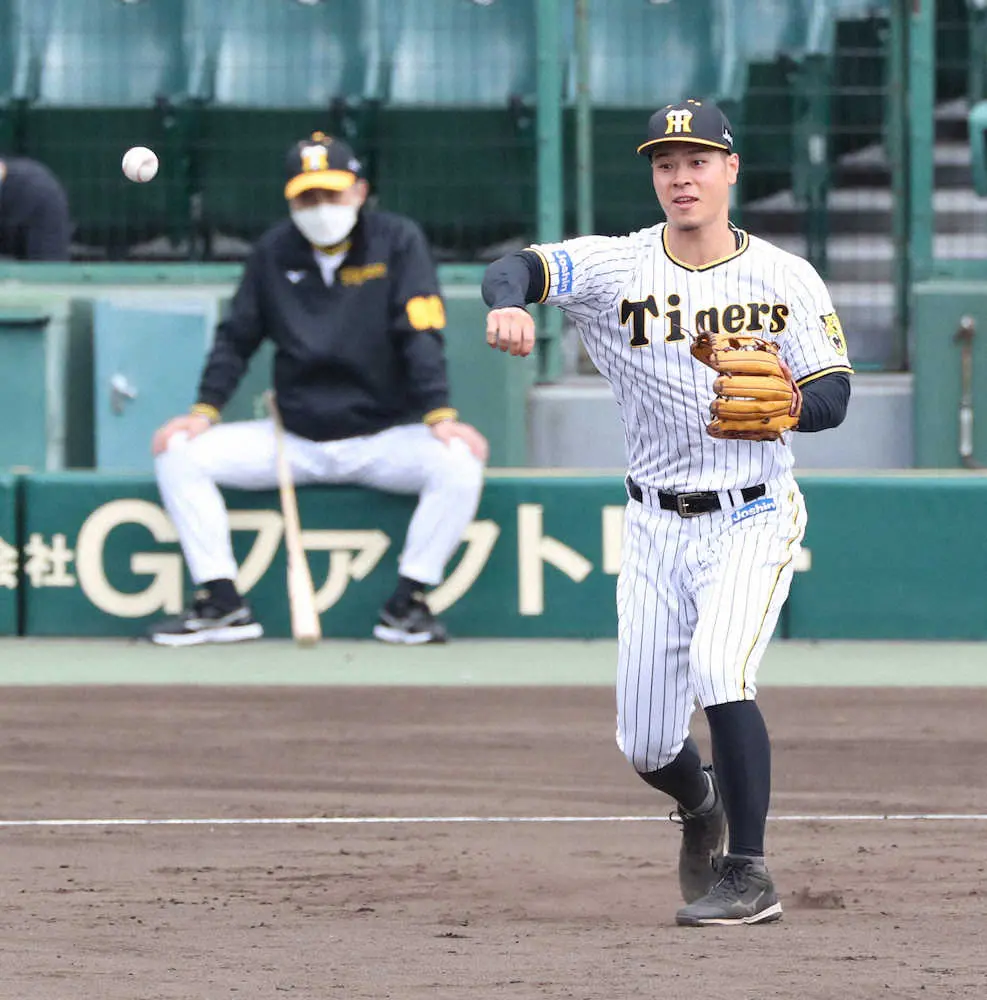 【画像・写真】阪神・佐藤輝「アレ目指して頑張りたい」三塁固定方針には「そうなるように練習したい」