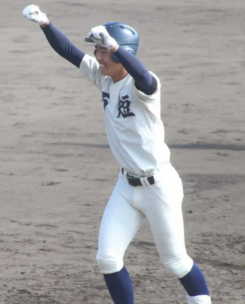 【画像・写真】西日本短大付　選抜出場が有力となるベスト4進出を逃す　西村監督は「1球の重み感じた」