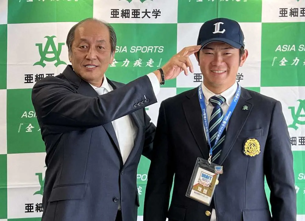 【画像・写真】西武ドラ4青山指名あいさつ　東都で今年計7完投の最速151キロ右腕　渡辺GMが開幕ローテ候補と期待