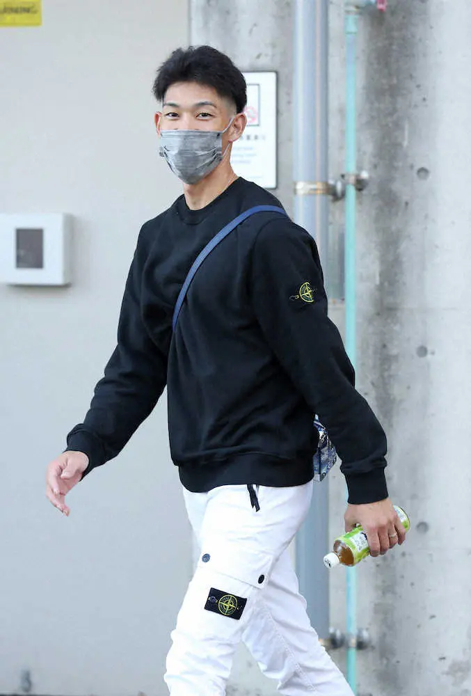 【画像・写真】ソフトバンク・又吉　来季目標は1軍フル同行「より一層、投げたいと思った」