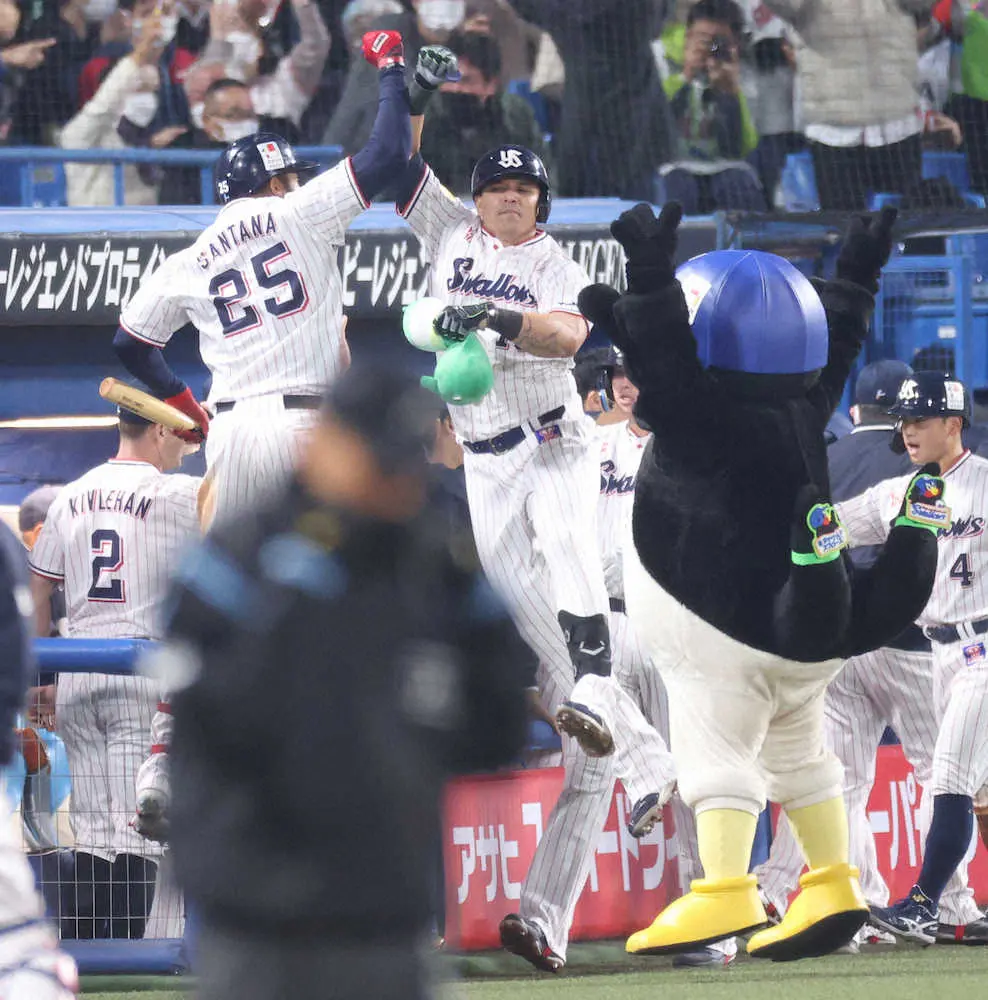 【画像・写真】ヤクルト村上宗隆　やっと出た!今シリーズ17打席ぶり安打!　主砲が“逆襲”の右前適時打