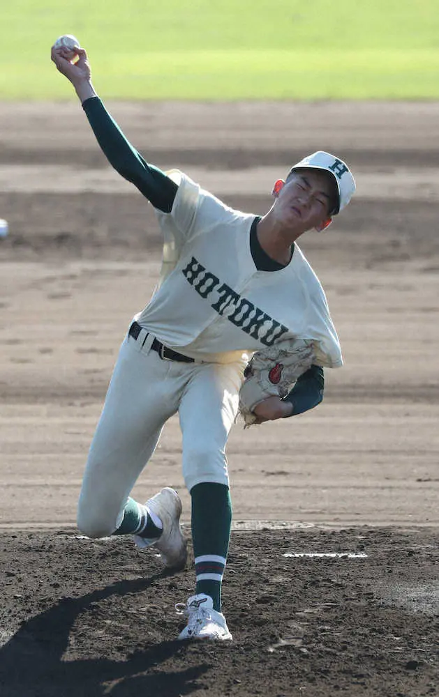 【画像・写真】報徳学園、10年ぶり決勝進出　4番・石野が3戦連発で智弁和歌山を突き放す