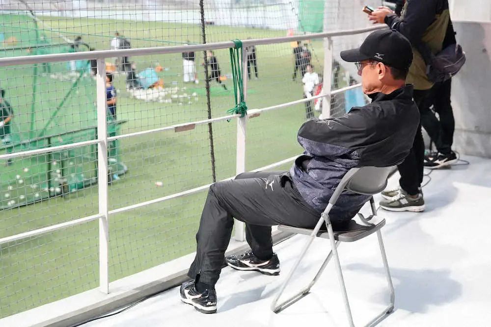 【画像・写真】巨人　朝飯前!?早朝に2000スイング　秋季宮崎キャンプがスタート