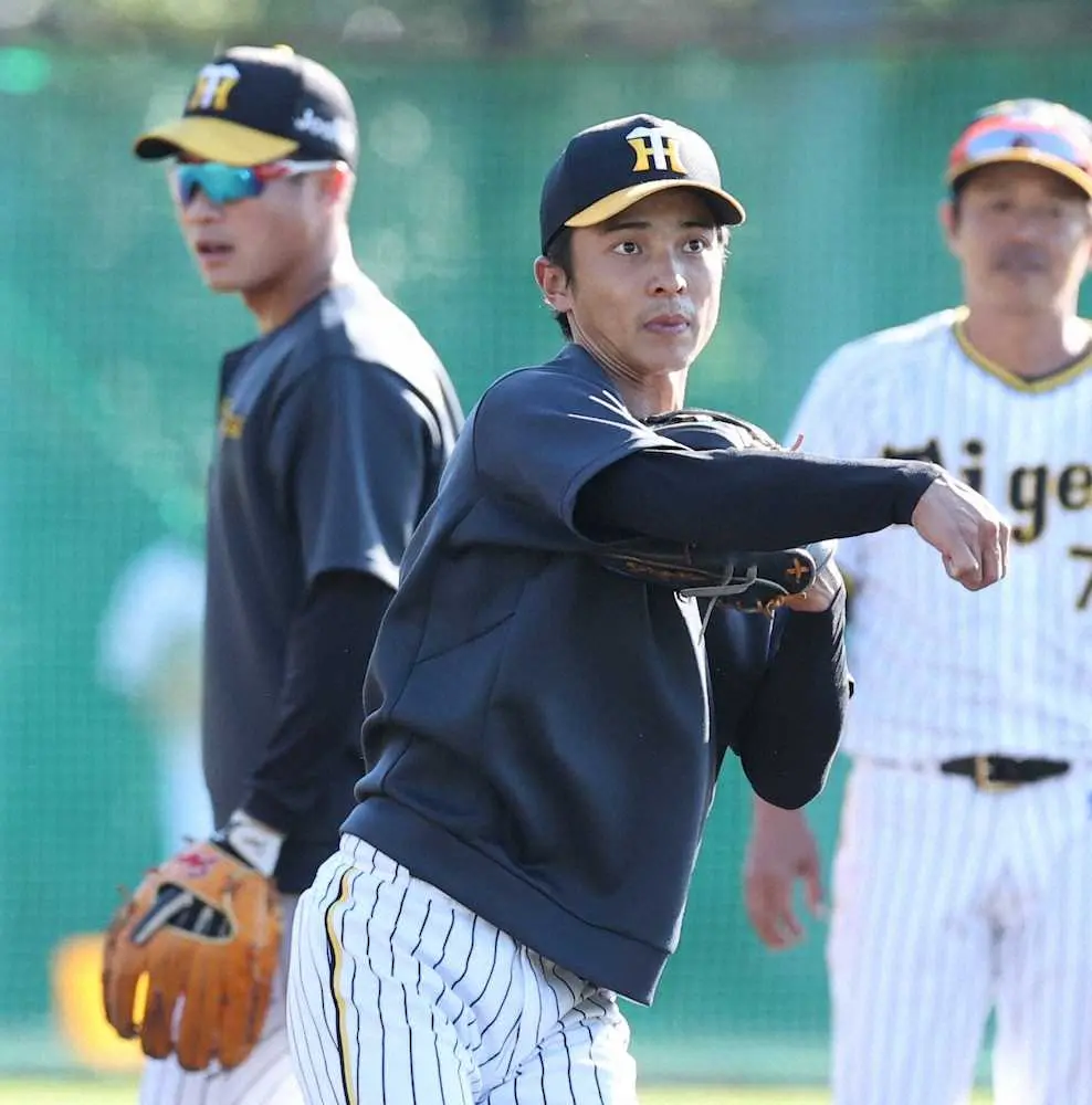 【画像・写真】阪神　秋季キャンプ観衆1000人超え　井上、前川はアーチで虎党沸かせる