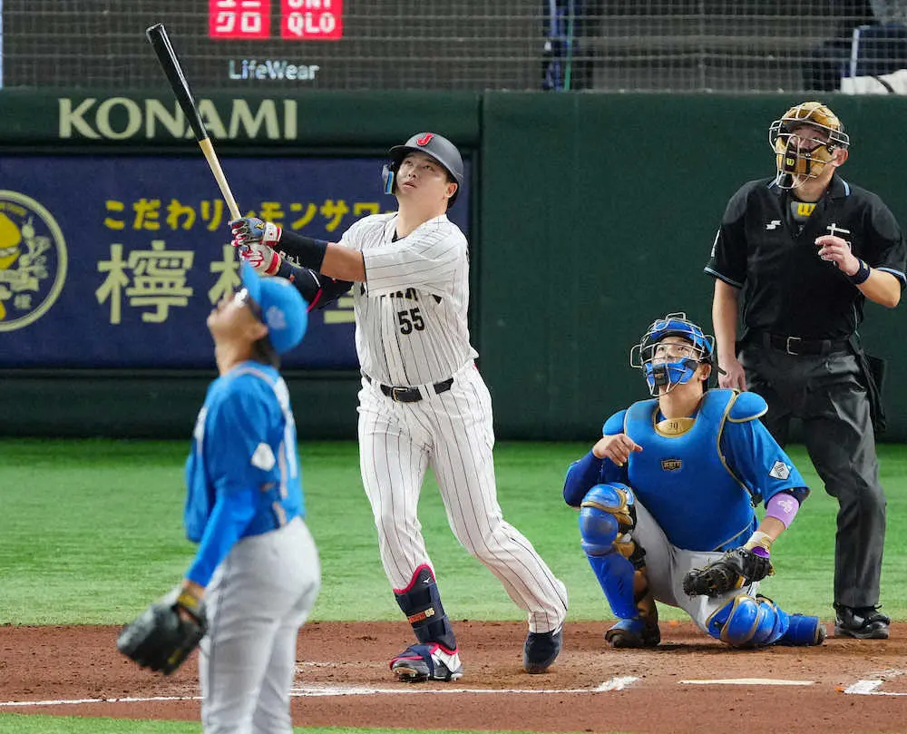 【画像・写真】村上宗隆　侍ジャパン4番で初アーチ　“初見”アンダースローからお見事！　日本S以来31打席ぶり