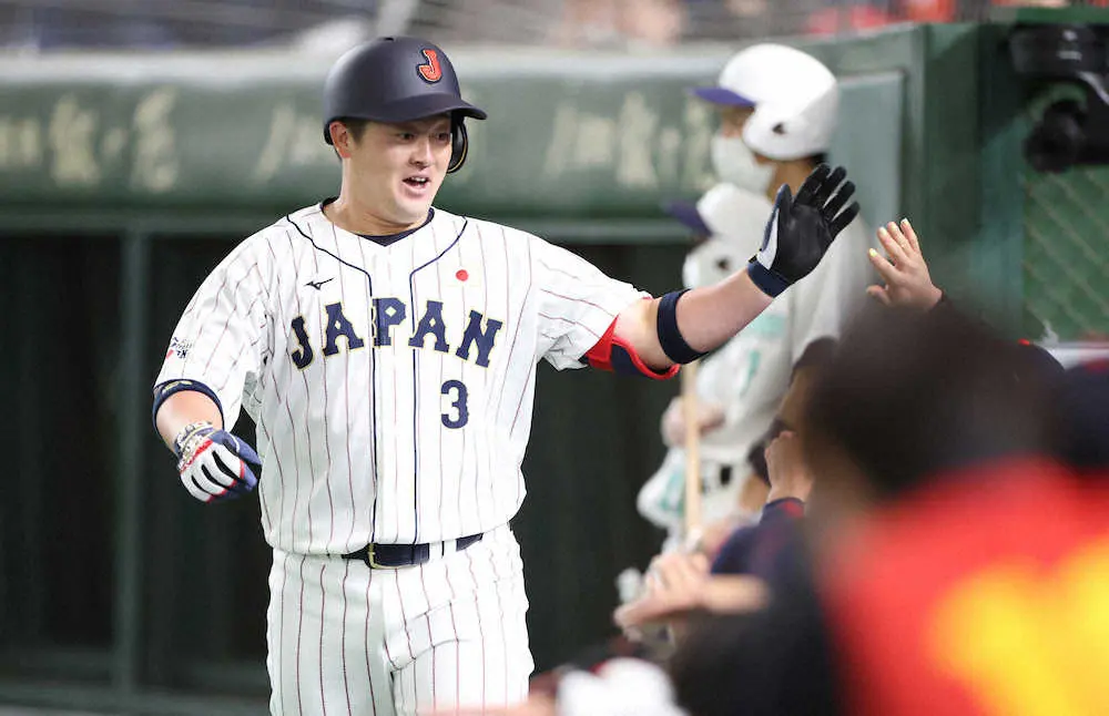 【画像・写真】DeNA・牧　侍初アーチ&一塁で好守「自分でもびっくり。良い準備ができた」