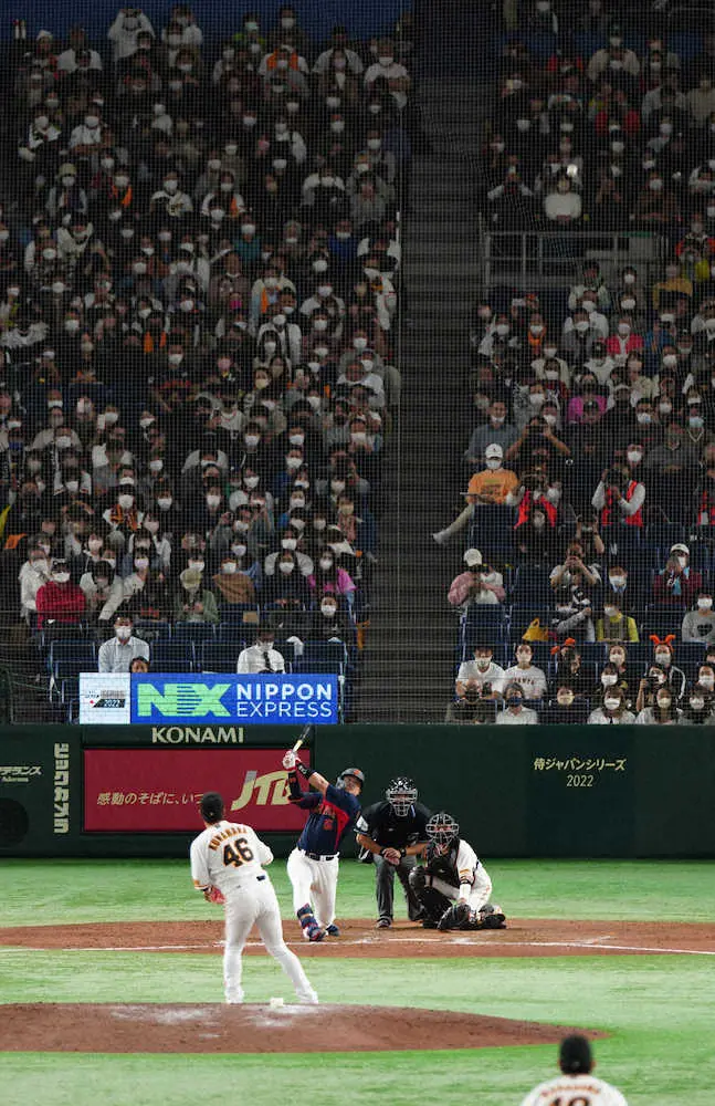 【画像・写真】巨人・鍬原　侍ジャパンとの強化試合で9回に登板も塩見、村上に1イニング2発被弾