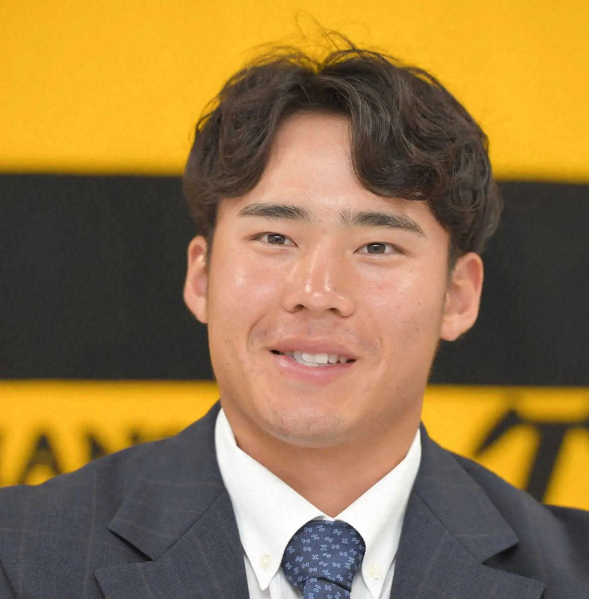 【画像・写真】阪神・片山　30万円増450万円で更改「数字を残せるように」　高卒3年目の遠藤は現状維持でサイン