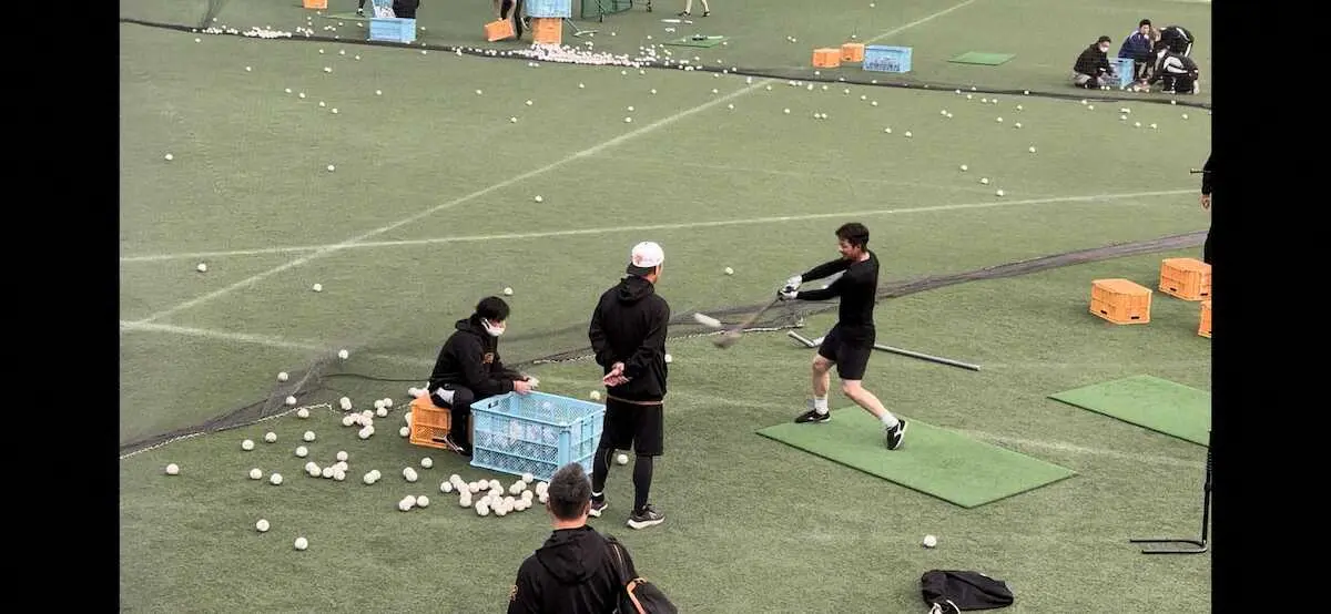 【画像・写真】巨人5年目湯浅が両打ちに挑戦　大久保打撃チーフコーチ「できそうな感じ」