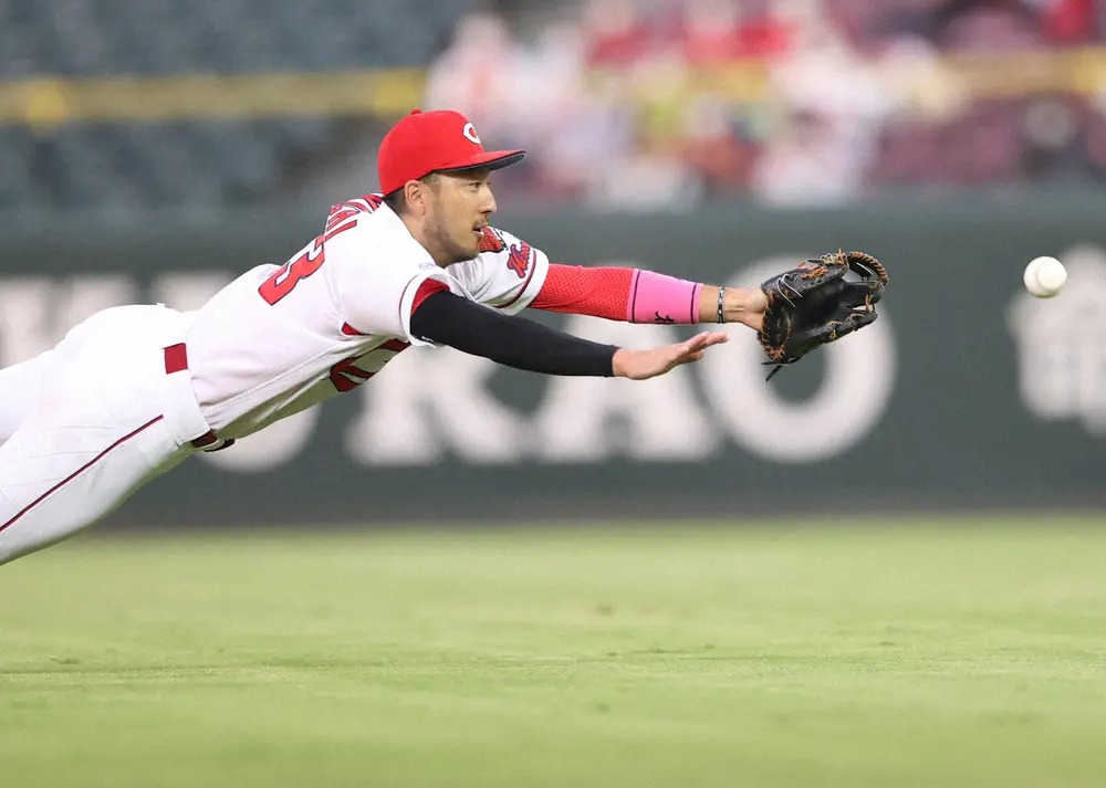 【画像・写真】10年連続GG賞の広島・菊池涼「偉大な先輩である山本浩二さんに並べたことをとても嬉しく光栄に」