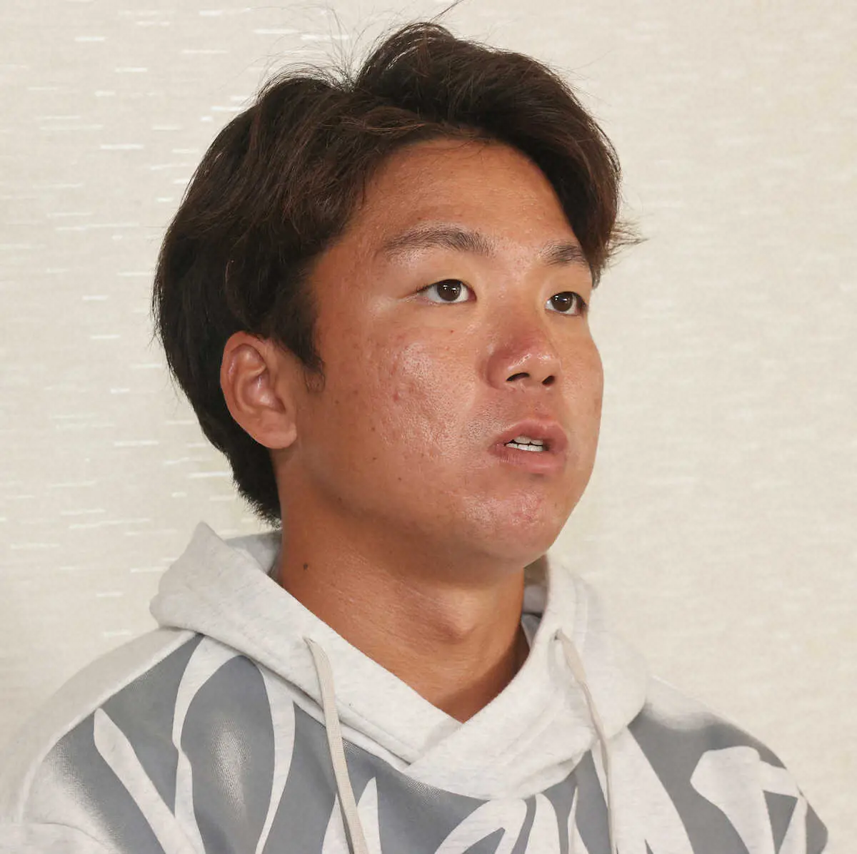 【画像・写真】来季3年目の阪神・村上頌樹、現状維持で契約更改　同い年・才木&浜地に刺激「来年は負けない」