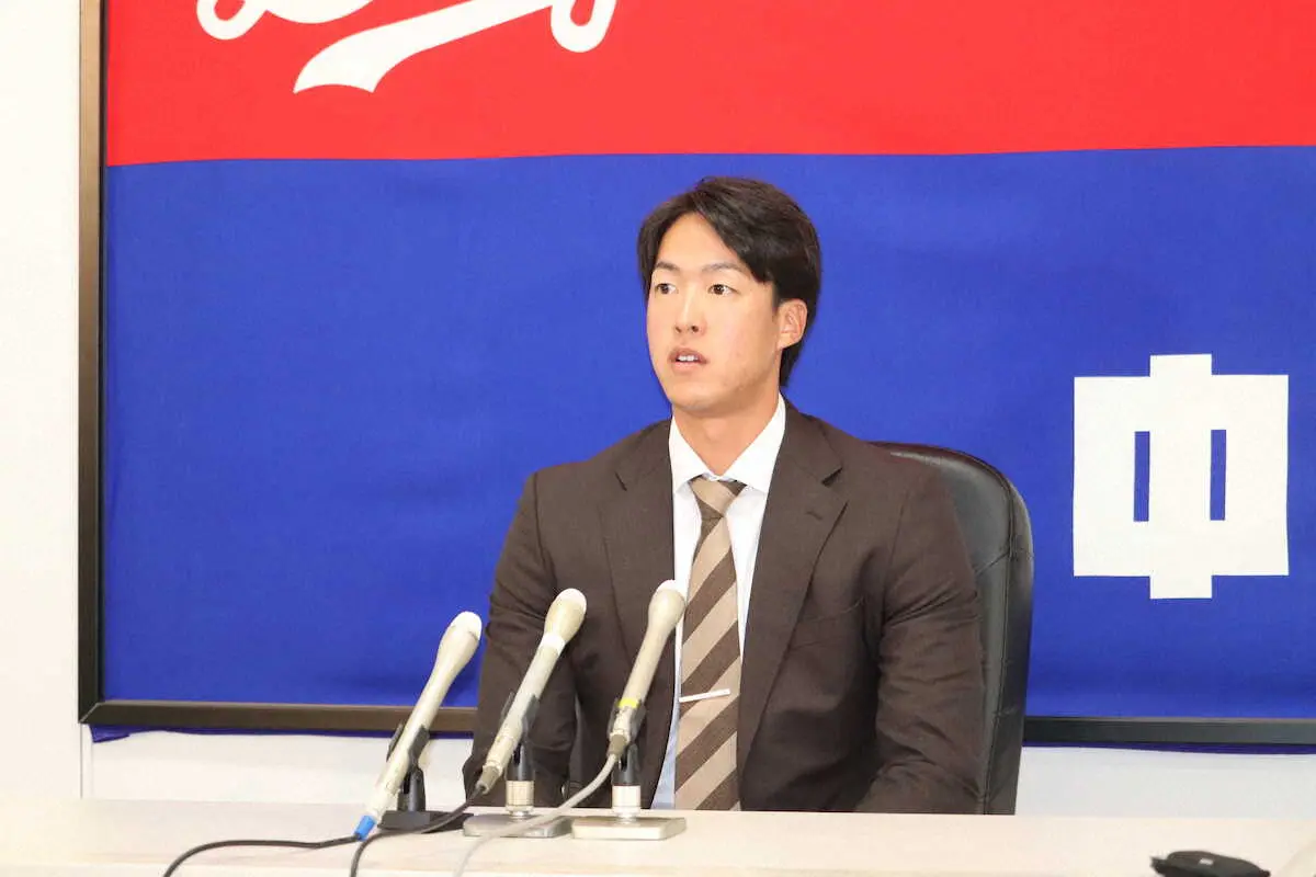 【画像・写真】中日・梅津、250万円減の950万円でサイン　右肘手術からの復活誓う「1軍で勝利に貢献できるように」
