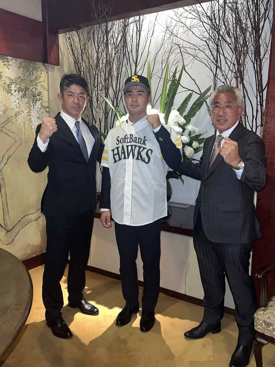 【画像・写真】高級トランプルームでビッグな誓い！ソフトバンク5位松本が前大統領が訪れた銀座名店で仮契約