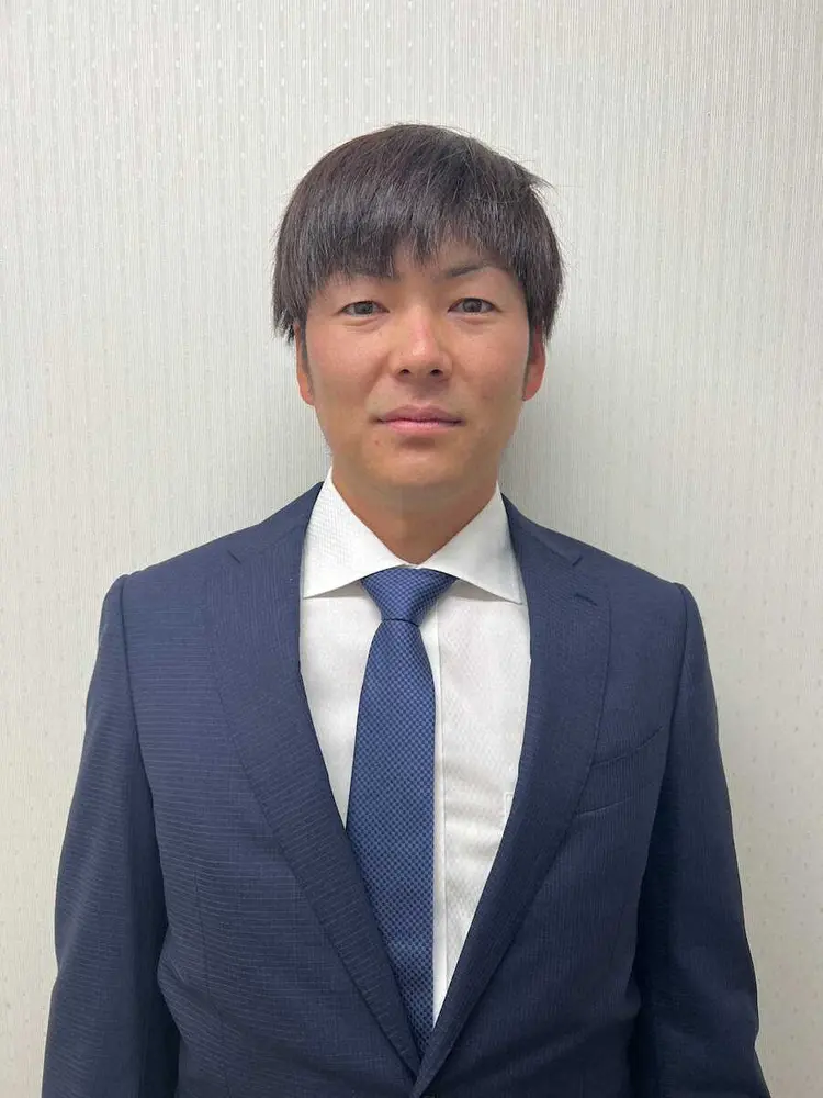 【画像・写真】楽天・酒居、塩見が契約更改　酒居はダウンに「来年はケガしないよう、しっかりウエートトレを」　