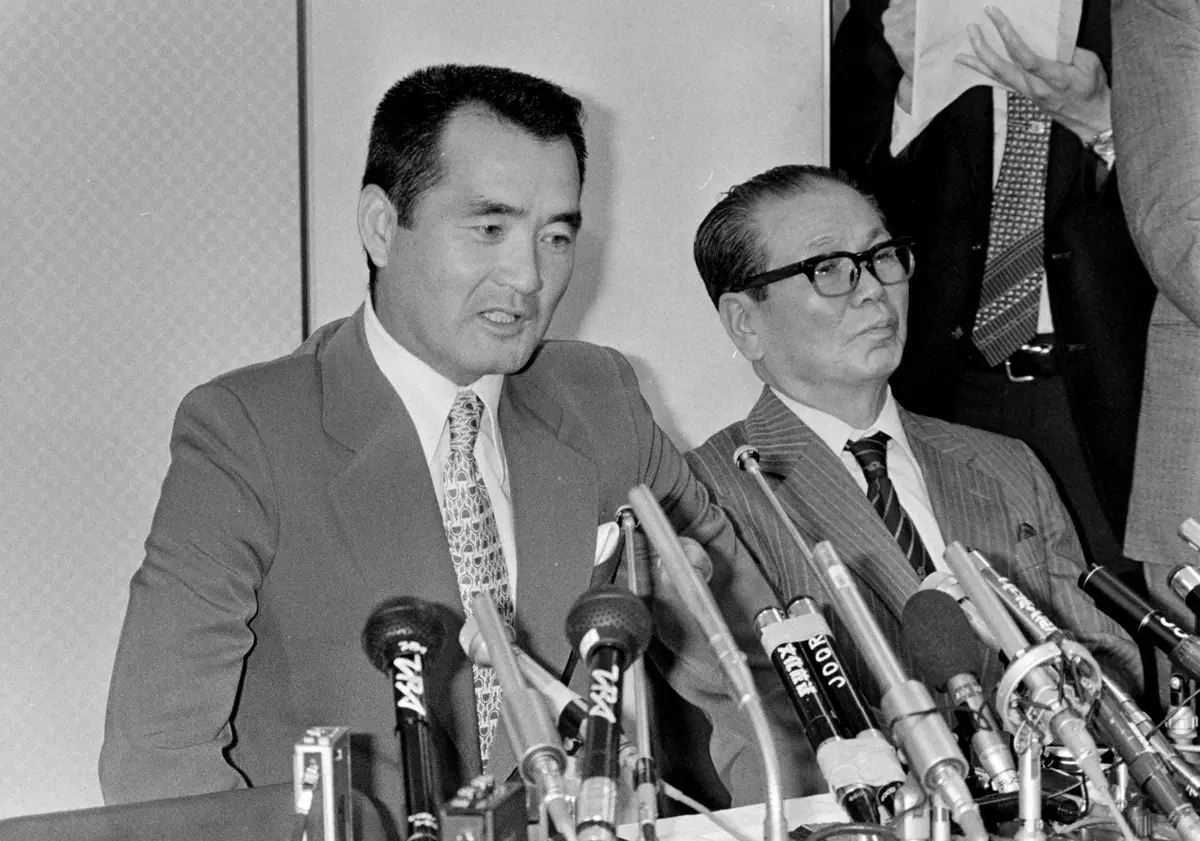 【画像・写真】80年、長嶋茂雄氏が辞任会見する