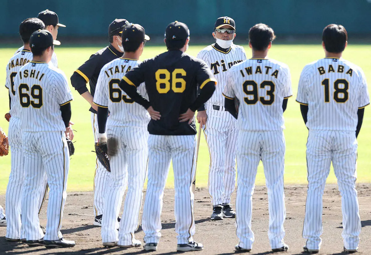 【画像・写真】阪神が安芸での秋季キャンプを打ち上げ、岡田監督が約4分間の総括で収穫を強調