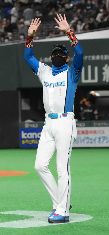 【画像・写真】日本ハム・新庄監督　来季、06年以来の外野手3人ゴールデングラブ賞独占宣言