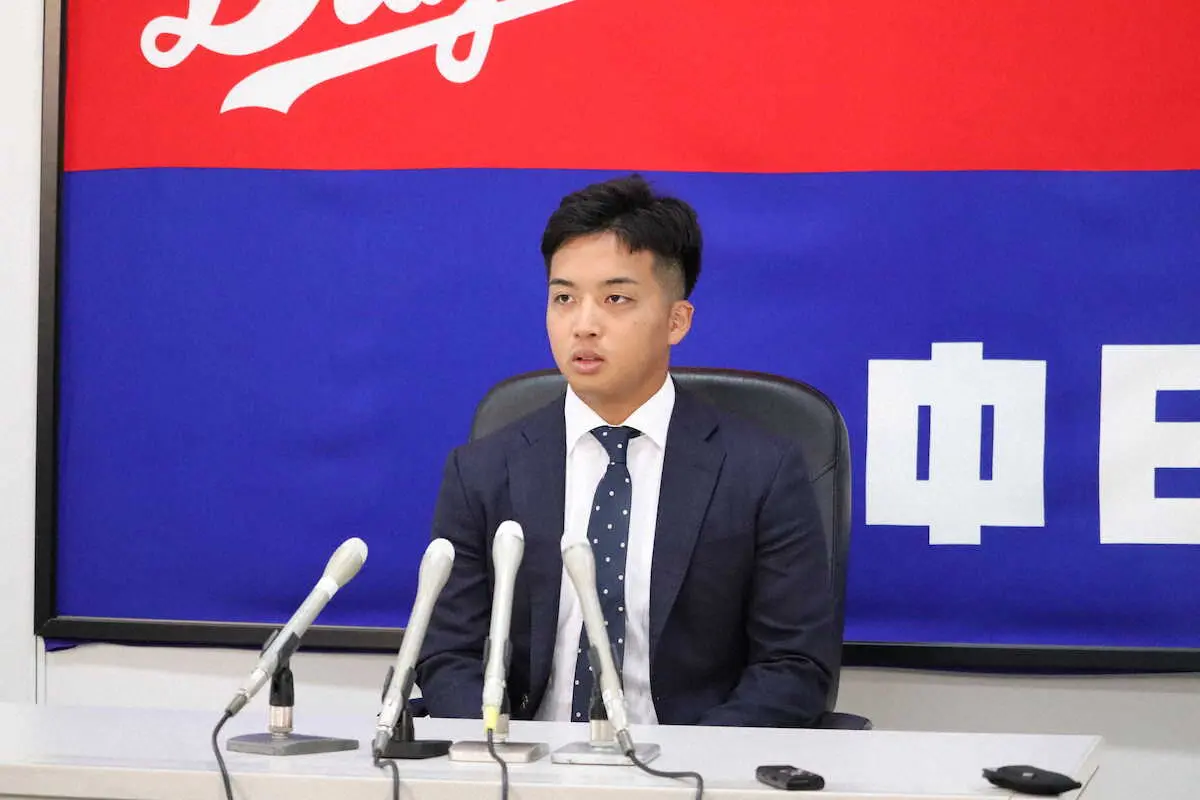 【画像・写真】中日・山本350万円アップで更改　来季は「50試合に投げて20ホールドが目標」