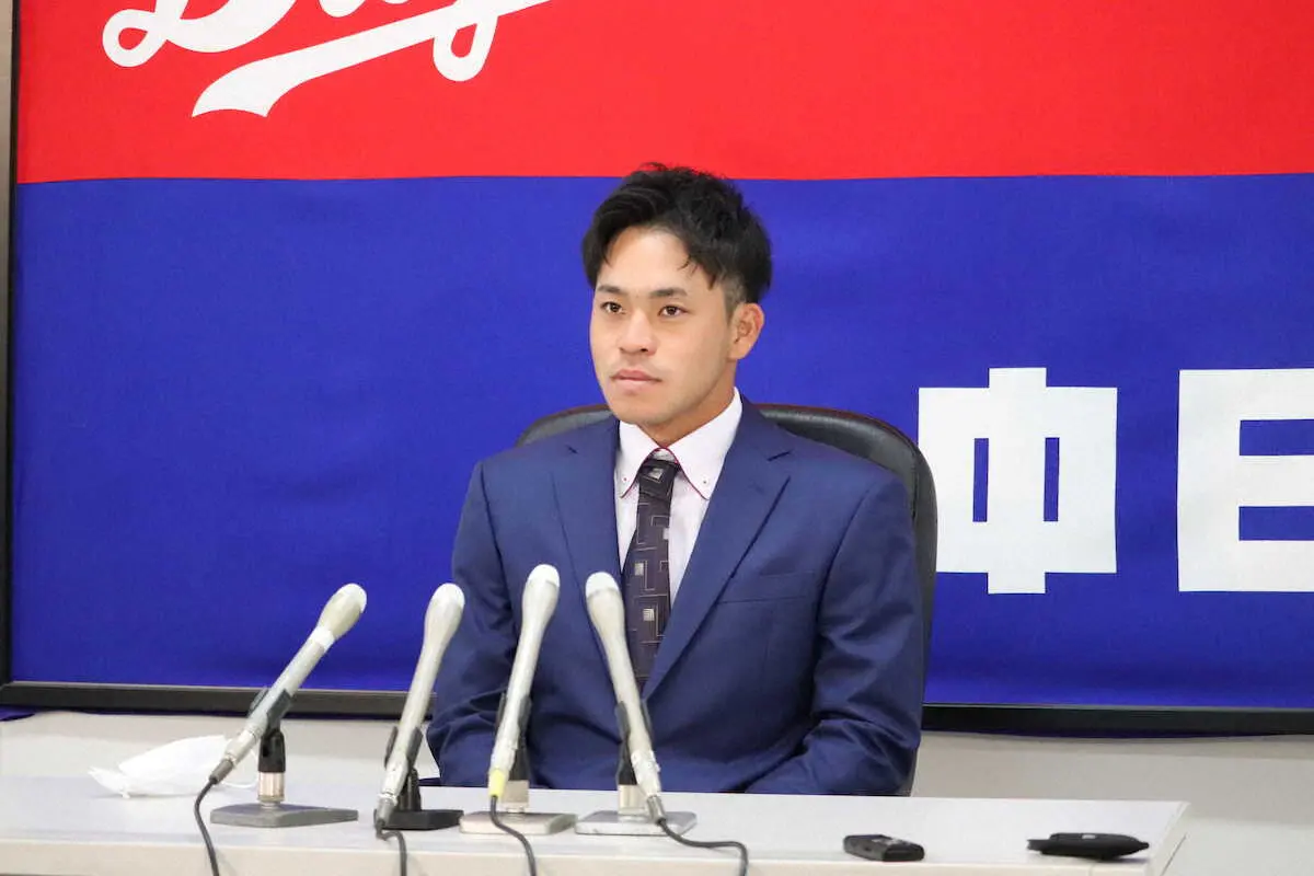 【画像・写真】中日・三好は160万円アップでサイン　来季は「レギュラーをつかみたい」