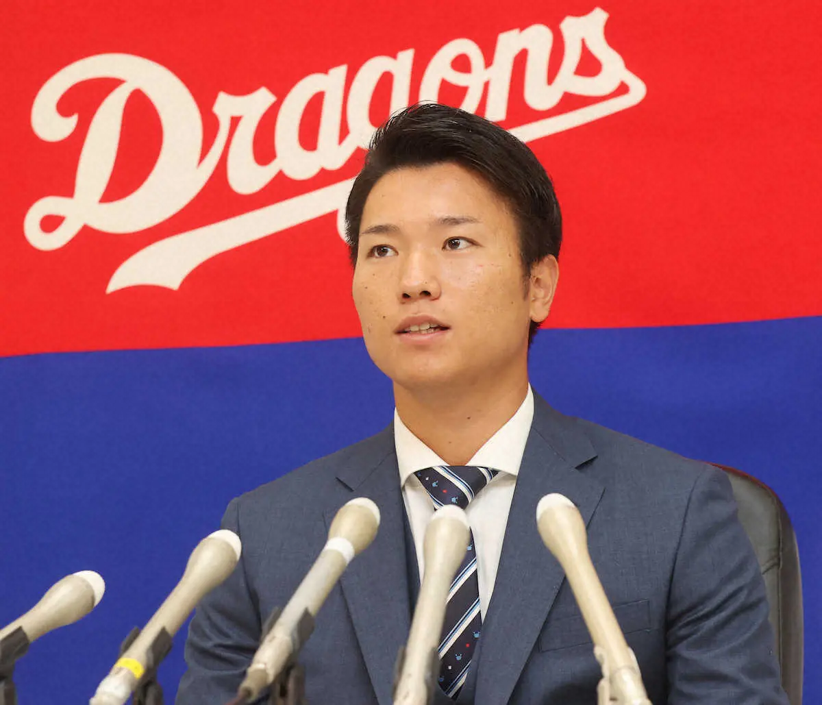 【画像・写真】中日・清水　2480万円アップの3200万円でサイン「もっとレベルアップして圧倒できるように」