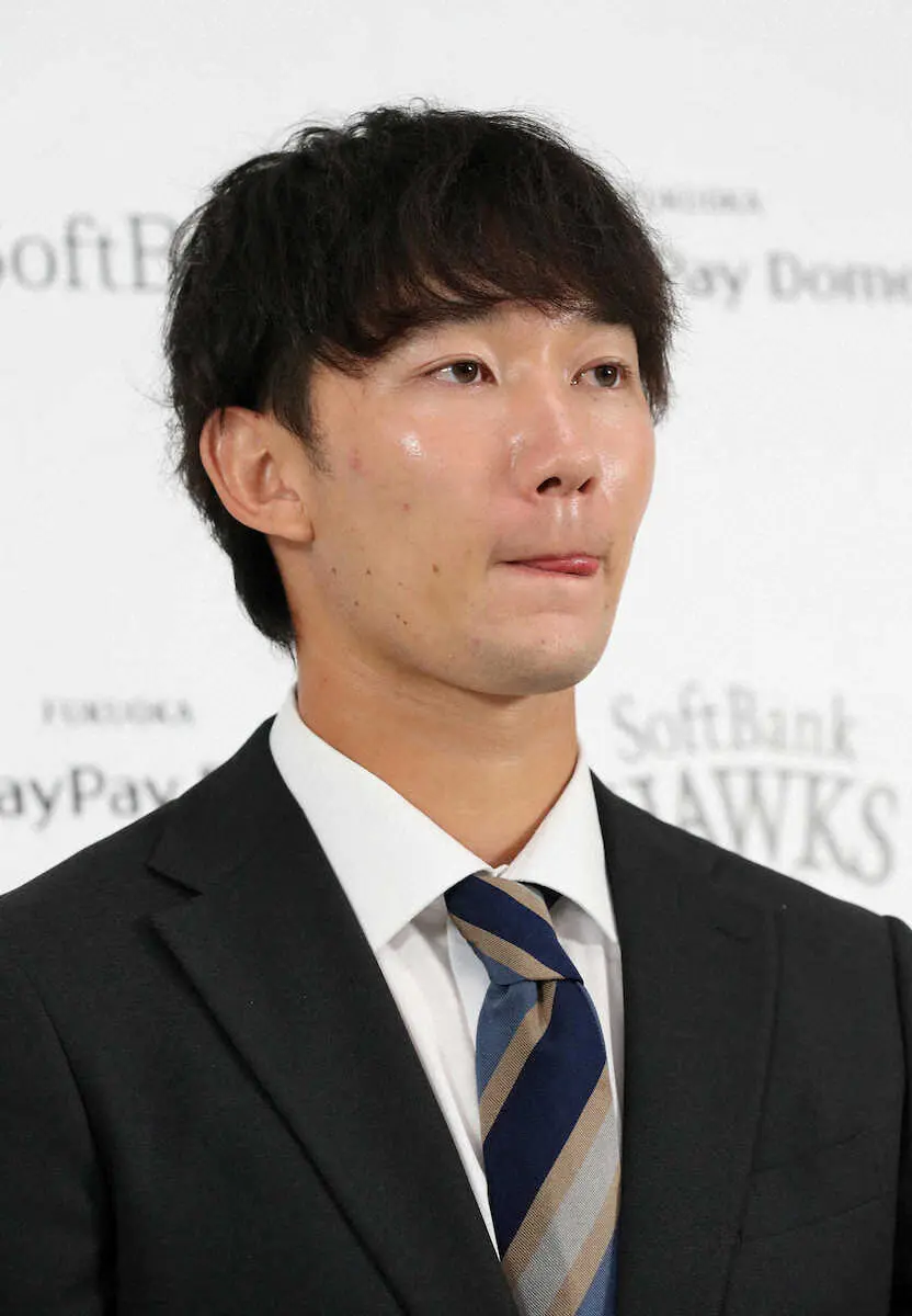 【画像・写真】ソフトバンク正木100万円増の1300万円でサイン「自信につながった」自主トレは“孤独トレ”