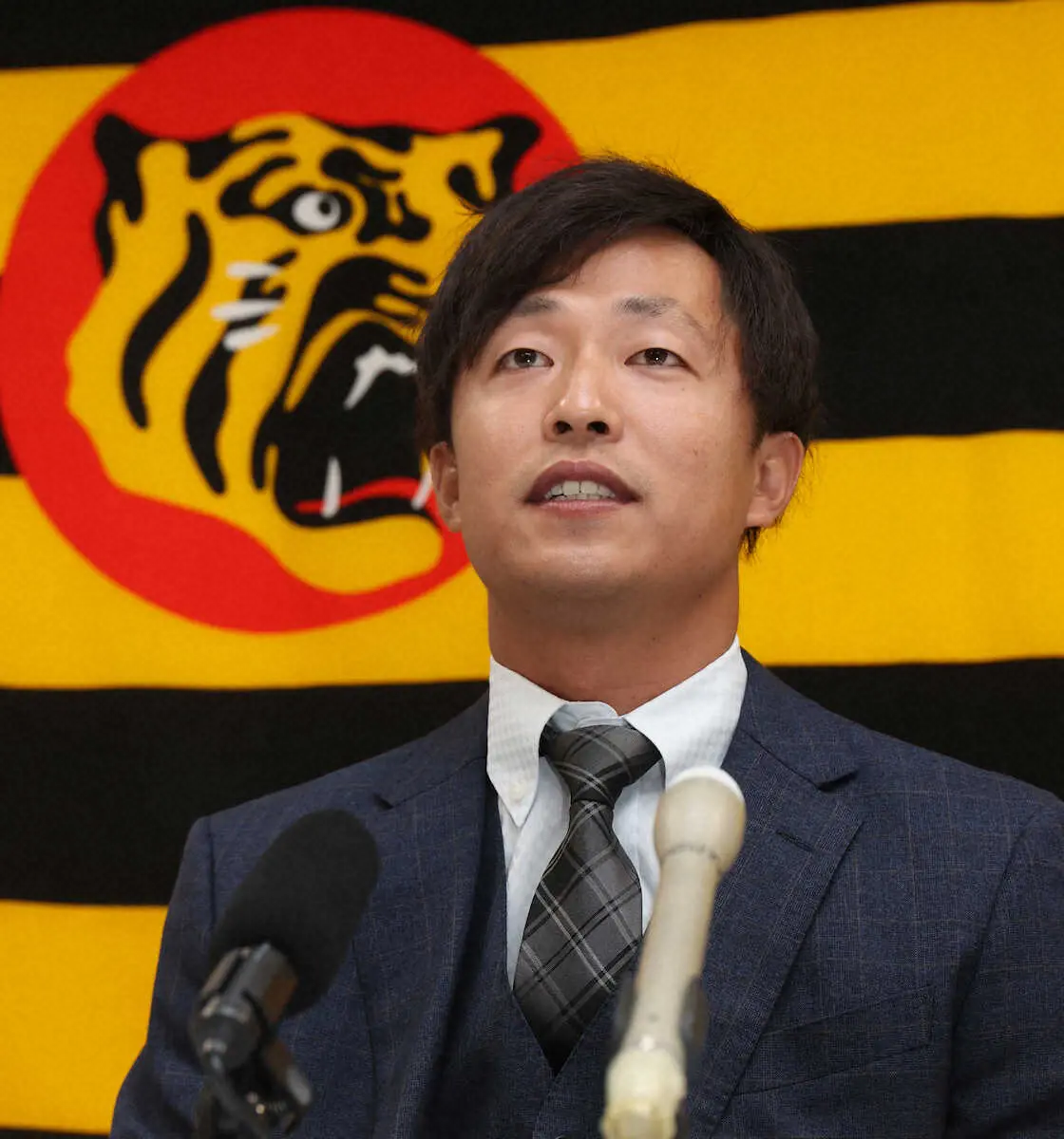 【画像・写真】阪神・島本は200万円増で更改　来季は「ホールド数とかを増やしたい」